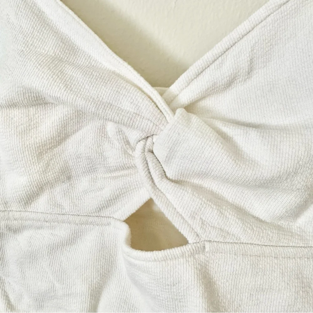 | madewell • textured cutout knot front cropped tank top • large | - Picture 14 of 15